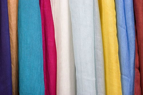 飛線針織 布面料的特性與應用